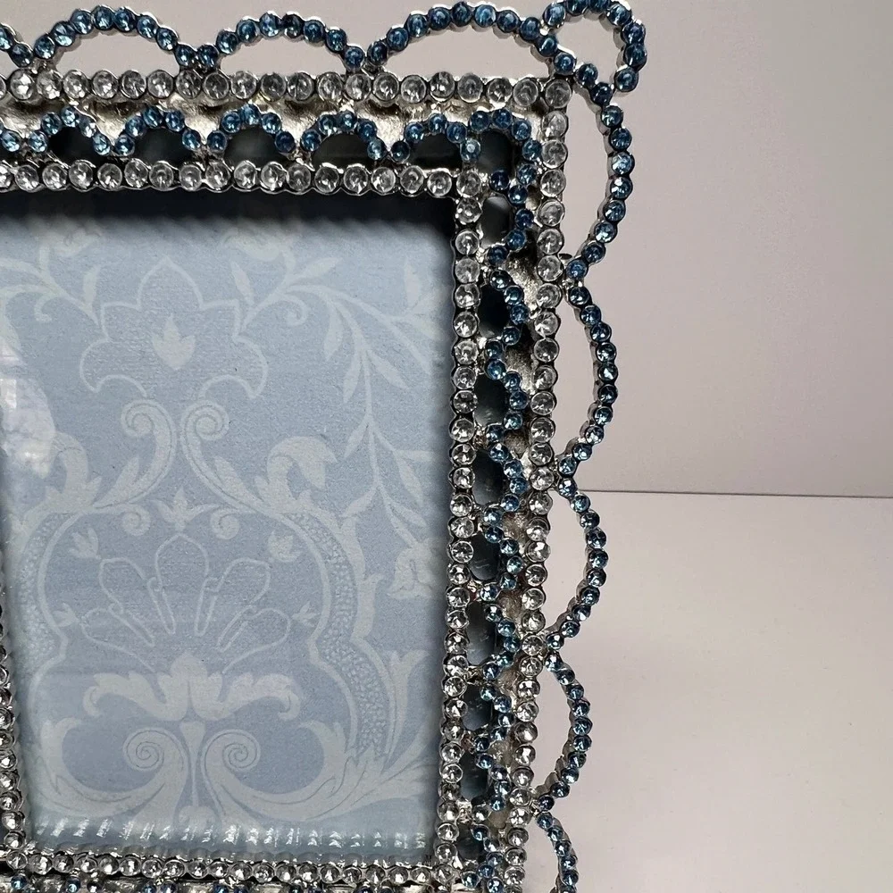 Sixtrees Blue Clear Rhinestone Scalloped Photo Frame Silver Tone Vintage Style